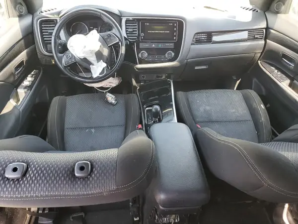 JA4AZ3A3XJZ036788 2018 MITSUBISHI OUTLANDER - Image 8
