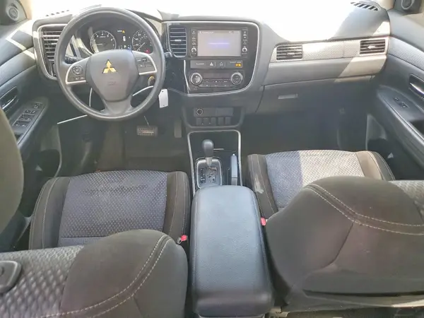 JA4AZ3A3XJZ038041 2018 MITSUBISHI OUTLANDER - Image 8