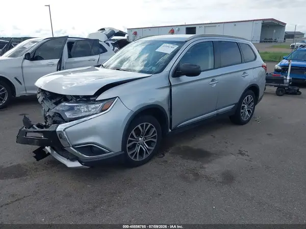JA4AZ3A3XJZ038492 2018 MITSUBISHI OUTLANDER - Image 2