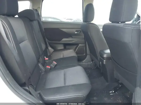 JA4AZ3A3XJZ038492 2018 MITSUBISHI OUTLANDER - Image 8
