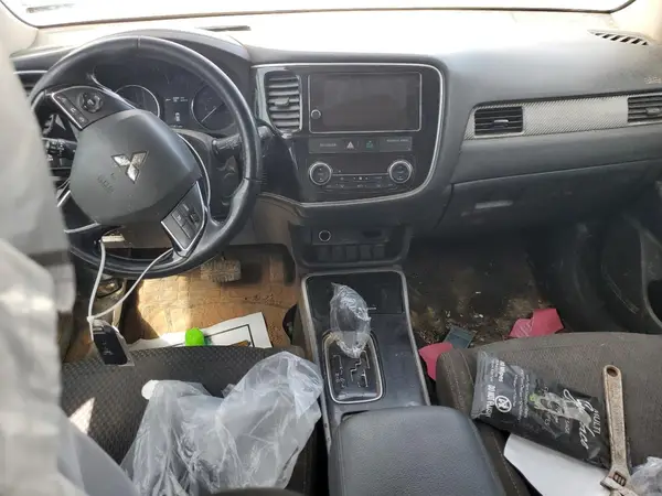 JA4AZ3A3XJZ038539 2018 MITSUBISHI OUTLANDER - Image 8