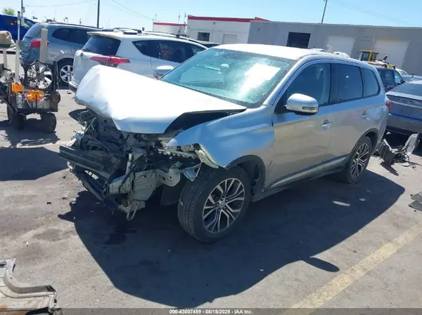 JA4AZ3A3XJZ039335 2018 MITSUBISHI OUTLANDER - Image 2