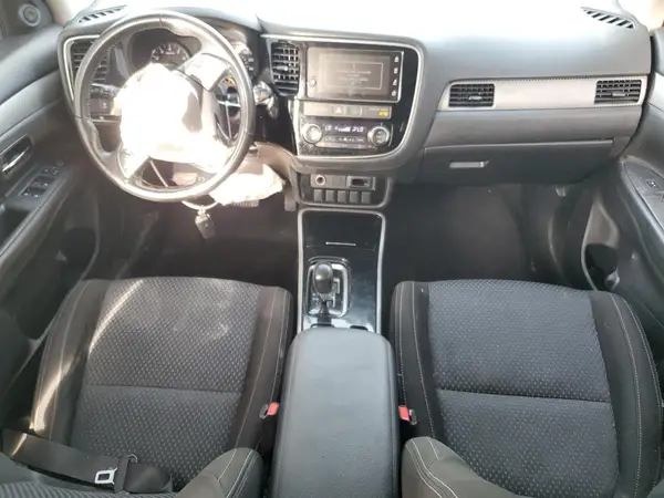 JA4AZ3A3XJZ039643 2018 MITSUBISHI OUTLANDER - Image 8