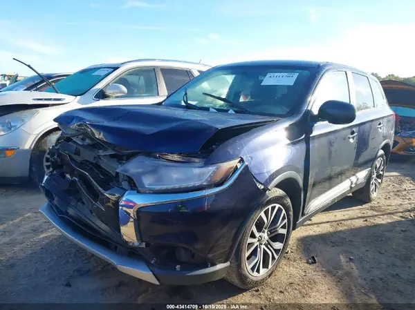 JA4AZ3A3XJZ039982 2018 MITSUBISHI OUTLANDER - Image 2