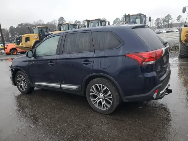 JA4AZ3A3XJZ048259 2018 MITSUBISHI OUTLANDER - Image 2