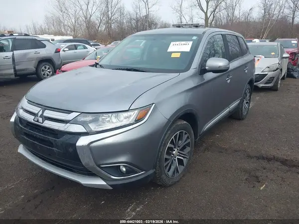 JA4AZ3A3XJZ053588 2018 MITSUBISHI OUTLANDER - Image 2