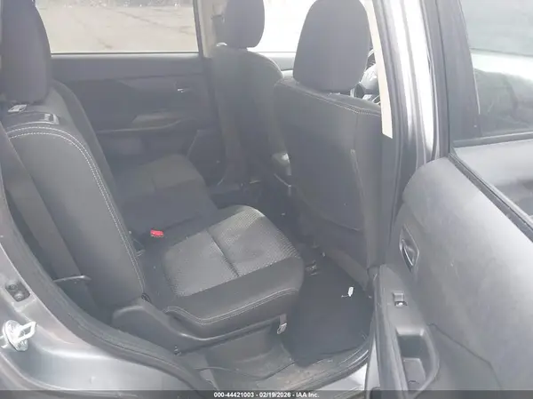 JA4AZ3A3XJZ053588 2018 MITSUBISHI OUTLANDER - Image 8