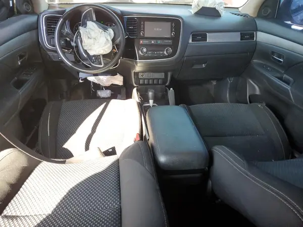 JA4AZ3A3XJZ057477 2018 MITSUBISHI OUTLANDER - Image 8