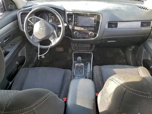JA4AZ3A3XJZ057897 2018 MITSUBISHI OUTLANDER - Image 8