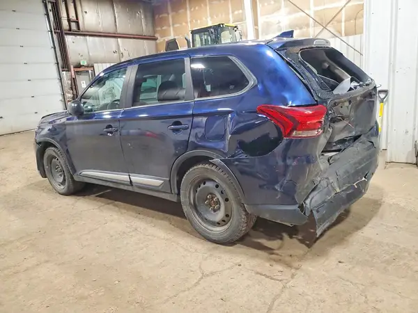 JA4AZ3A3XJZ058029 2018 MITSUBISHI OUTLANDER - Image 2