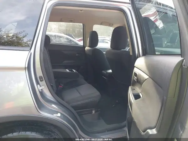 JA4AZ3A3XJZ058130 2018 MITSUBISHI OUTLANDER - Image 8