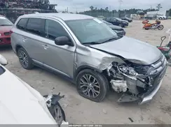 JA4AZ3A3XJZ058273 2018 MITSUBISHI OUTLANDER