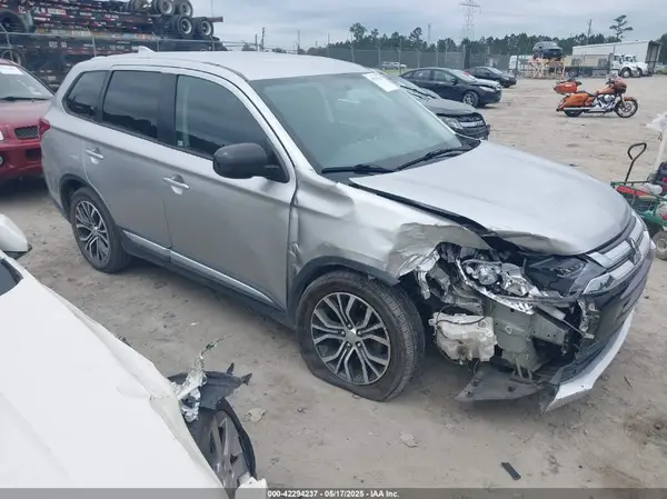 JA4AZ3A3XJZ058273 2018 MITSUBISHI OUTLANDER - Image 1