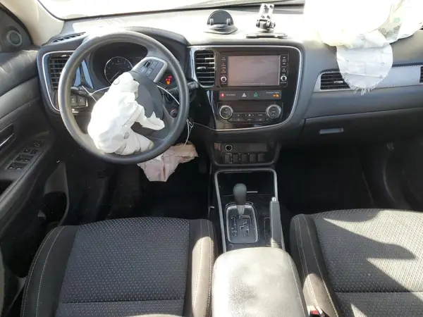 JA4AZ3A3XJZ058340 2018 MITSUBISHI OUTLANDER - Image 8
