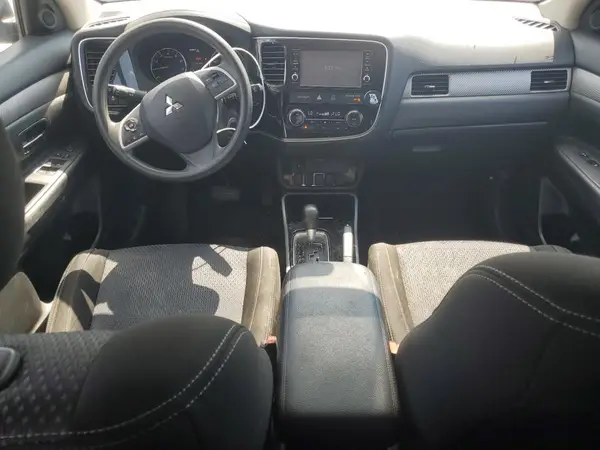 JA4AZ3A3XJZ062596 2018 MITSUBISHI OUTLANDER - Image 8