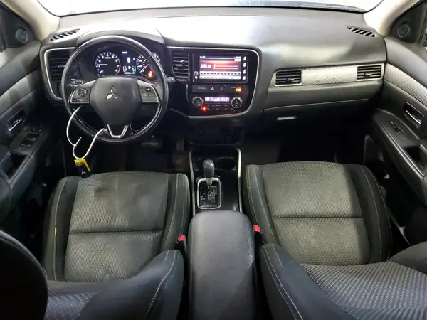 JA4AZ3A3XJZ066700 2018 MITSUBISHI OUTLANDER - Image 8