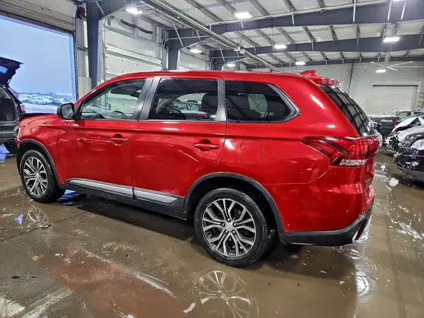 JA4AZ3A3XJZ070469 2018 MITSUBISHI OUTLANDER - Image 2