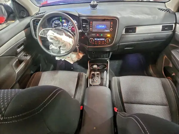 JA4AZ3A3XJZ070469 2018 MITSUBISHI OUTLANDER - Image 8