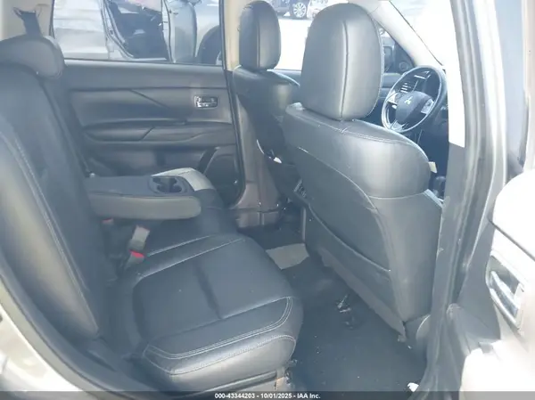 JA4AZ3A3XKZ020513 2019 MITSUBISHI OUTLANDER - Image 8