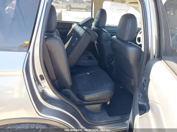 JA4AZ3A3XKZ023704 2019 MITSUBISHI OUTLANDER - Image 8