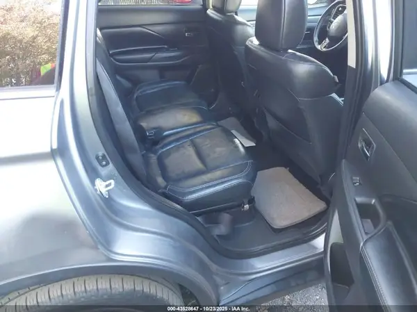 JA4AZ3A3XKZ024402 2019 MITSUBISHI OUTLANDER - Image 8