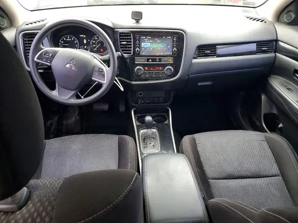 JA4AZ3A3XKZ026182 2019 MITSUBISHI OUTLANDER - Image 8