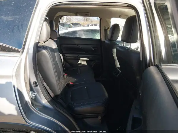 JA4AZ3A3XKZ040258 2019 MITSUBISHI OUTLANDER - Image 8