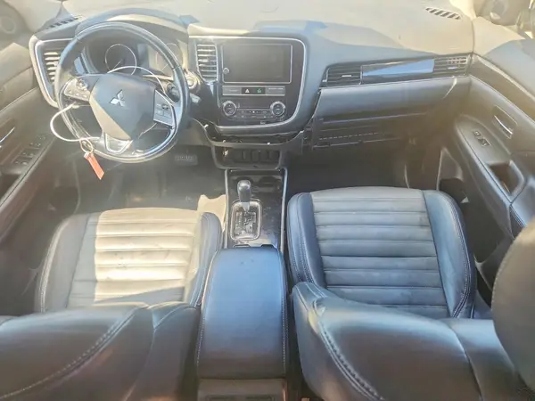 JA4AZ3A3XKZ044004 2019 MITSUBISHI OUTLANDER - Image 8