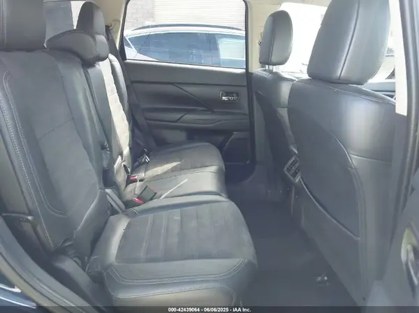 JA4AZ3A3XKZ044195 2019 MITSUBISHI OUTLANDER - Image 8