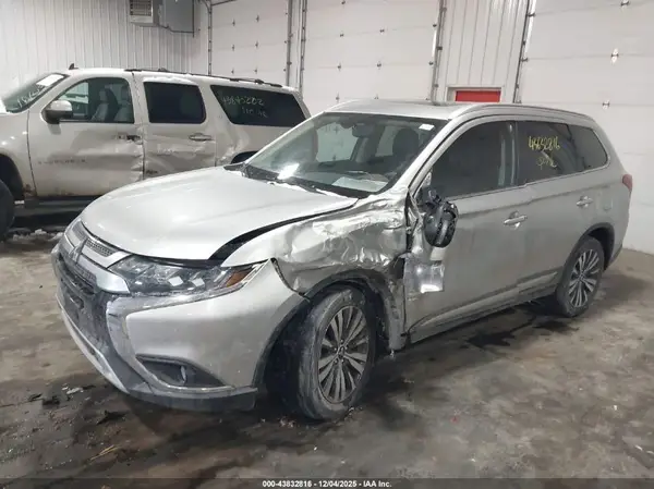 JA4AZ3A3XKZ055035 2019 MITSUBISHI OUTLANDER - Image 2