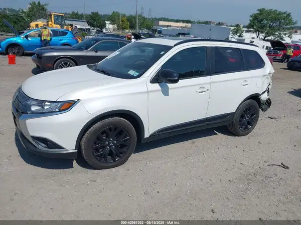 JA4AZ3A3XKZ055360 2019 MITSUBISHI OUTLANDER - Image 2