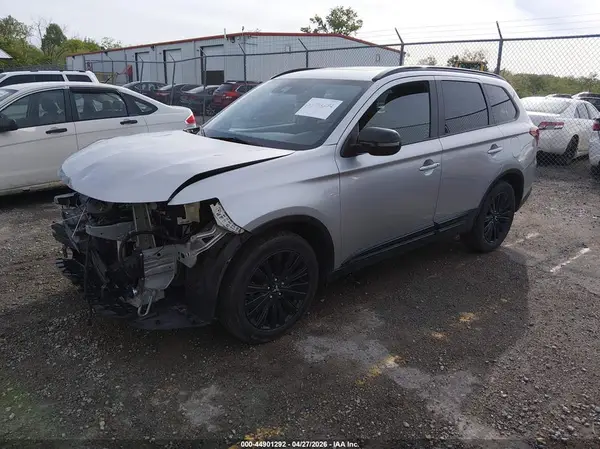 JA4AZ3A3XLJ001282 2020 MITSUBISHI OUTLANDER - Image 2