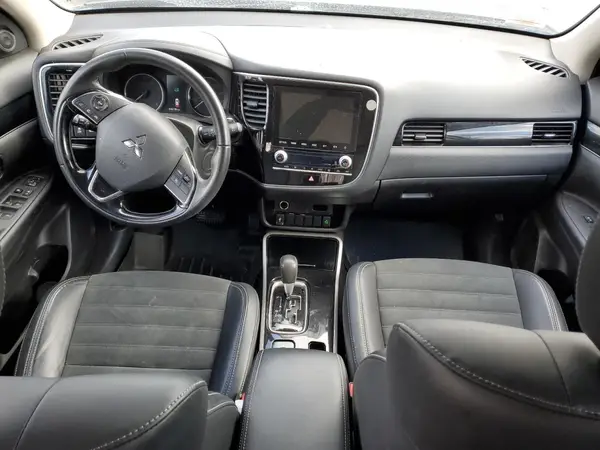 JA4AZ3A3XLZ004409 2020 MITSUBISHI OUTLANDER - Image 8