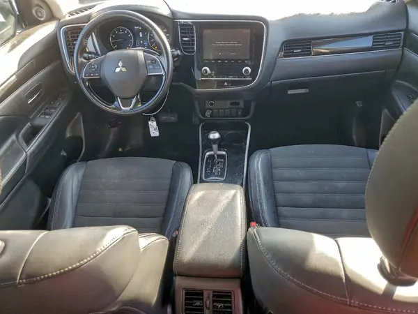 JA4AZ3A3XLZ004944 2020 MITSUBISHI OUTLANDER - Image 8