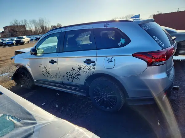 JA4AZ3A3XLZ008640 2020 MITSUBISHI OUTLANDER - Image 2