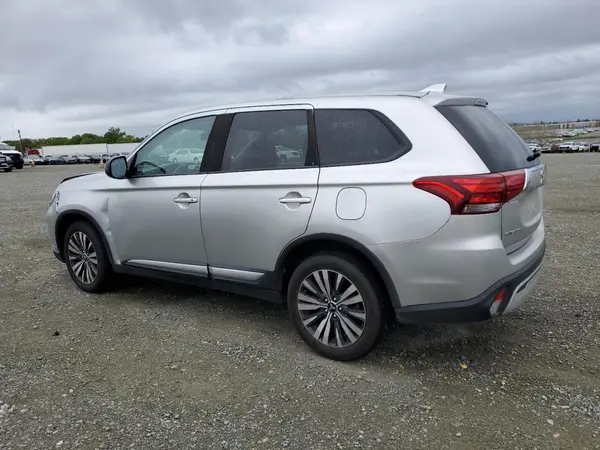 JA4AZ3A3XLZ026202 2020 MITSUBISHI OUTLANDER - Image 2