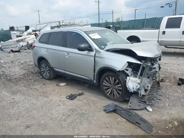 JA4AZ3A3XLZ027723 2020 MITSUBISHI OUTLANDER - Image 1