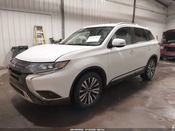JA4AZ3A3XLZ032632 2020 MITSUBISHI OUTLANDER - Image 2