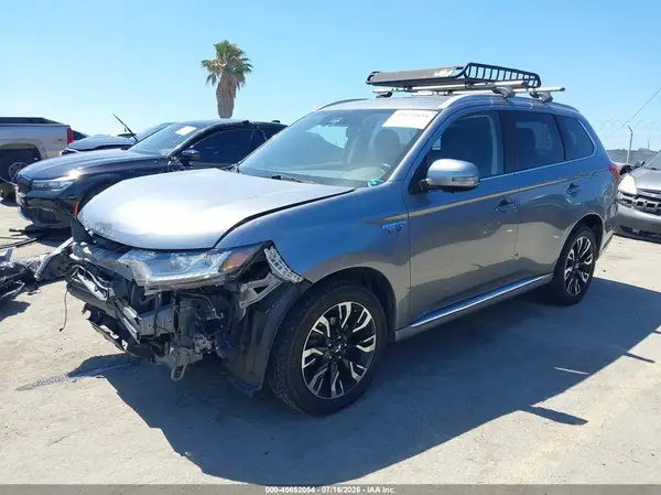 JA4J24A50JZ029540 2018 MITSUBISHI OUTLANDER - Image 2