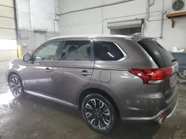 JA4J24A50JZ031014 2018 MITSUBISHI OUTLANDER - Image 2