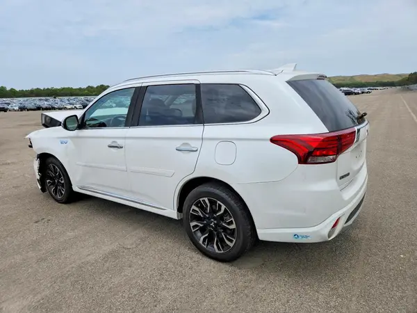 JA4J24A50JZ054163 2018 MITSUBISHI OUTLANDER - Image 2