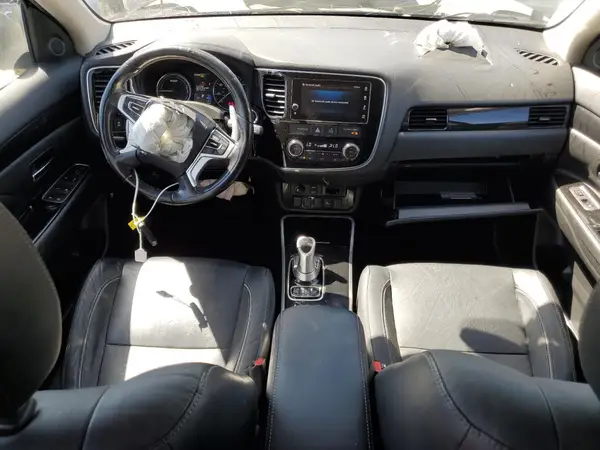 JA4J24A50JZ055328 2018 MITSUBISHI OUTLANDER - Image 8