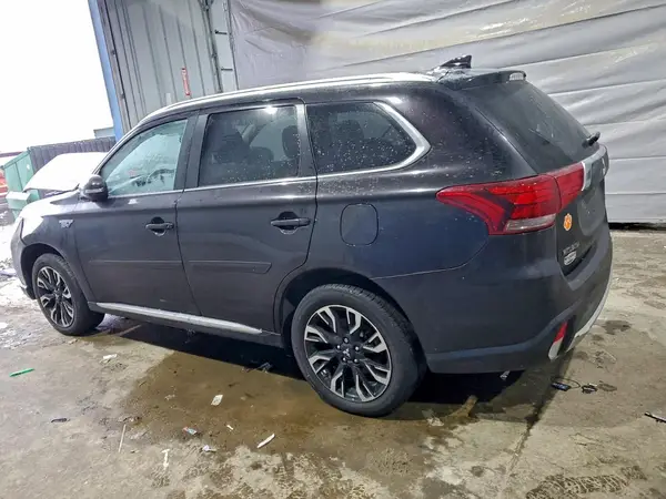 JA4J24A50JZ056236 2018 MITSUBISHI OUTLANDER - Image 2