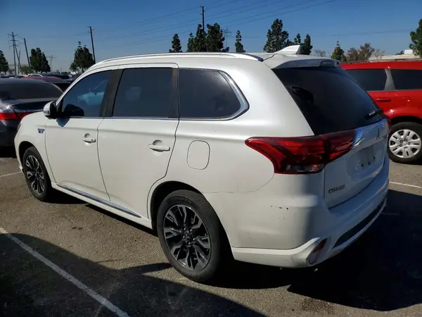 JA4J24A50JZ057208 2018 MITSUBISHI OUTLANDER - Image 2