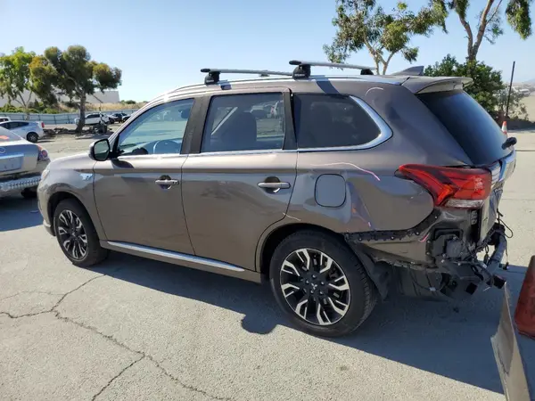 JA4J24A50JZ067348 2018 MITSUBISHI OUTLANDER - Image 2