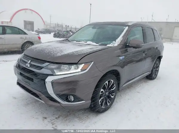 JA4J24A50JZ608026 2018 MITSUBISHI OUTLANDER - Image 2