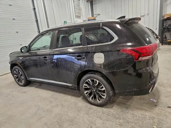 JA4J24A50JZ610665 2018 MITSUBISHI OUTLANDER - Image 2