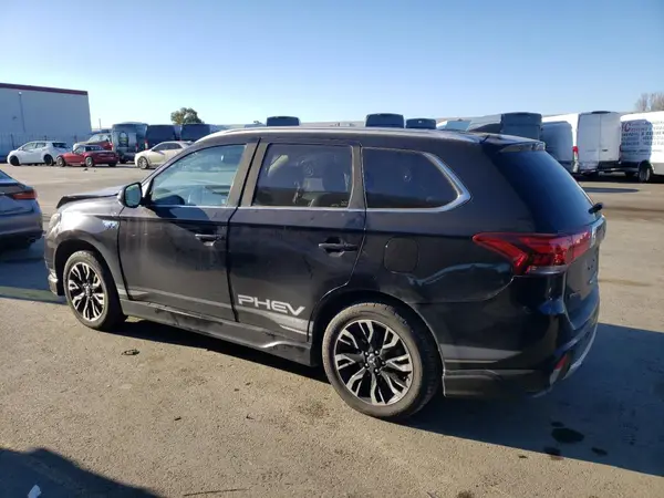 JA4J24A51JZ028851 2018 MITSUBISHI OUTLANDER - Image 2