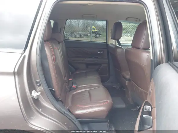 JA4J24A51JZ031006 2018 MITSUBISHI OUTLANDER - Image 8
