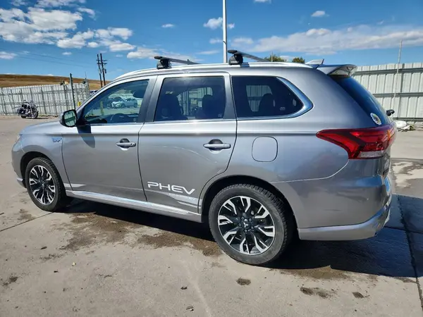 JA4J24A51JZ033533 2018 MITSUBISHI OUTLANDER - Image 2